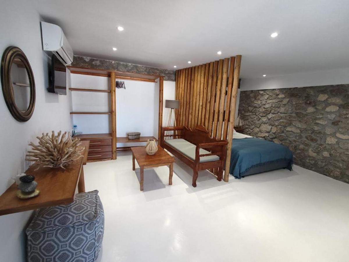 Woodstone Studios & Apartments Santorini Pýrgos Eksteriør billede