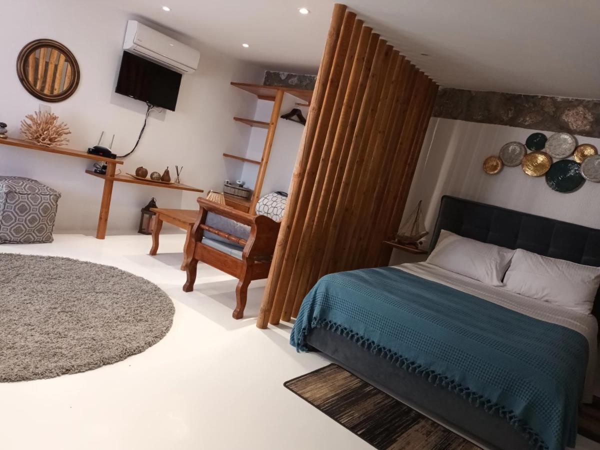 Woodstone Studios & Apartments Santorini Pýrgos Eksteriør billede